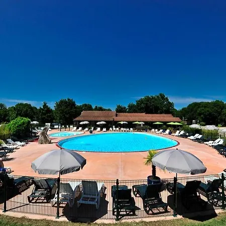 Camping Les Cigales *** - Maeva *